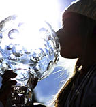 ASPEN,COLORADO,USA,19 MAR 17 - ALPINE SKIING - FIS World Cup Final, giant slalom, ladies, award ceremony  Image shows Mikaela Shiffrin (USA)  Keywords: crystal globe, trophy, medal  Photo: GEPA pictures  Andreas Pranter